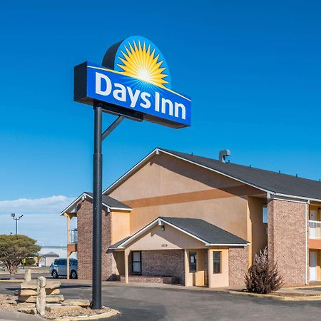 Days Inn By Wyndham Russell Exteriér fotografie